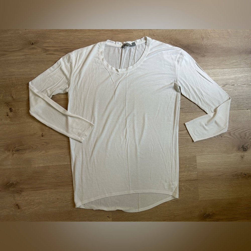 Athleta long sleeve white tee size medium